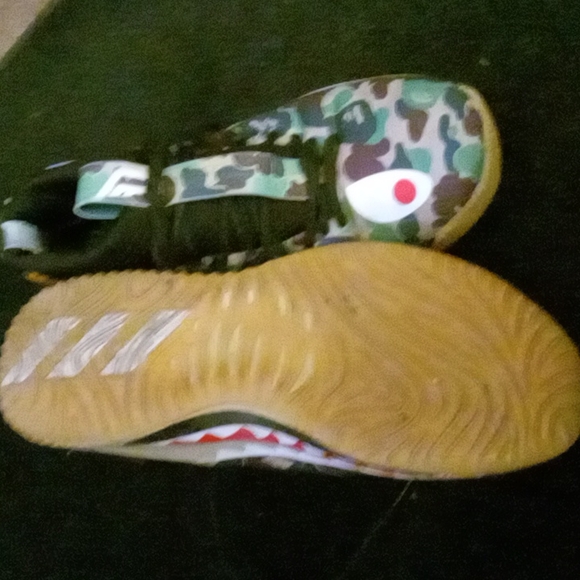 Bape/Adidas collaboration - Picture 2 of 5